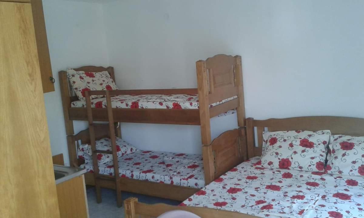 Apartments Emerald Улцинь Экстерьер фото