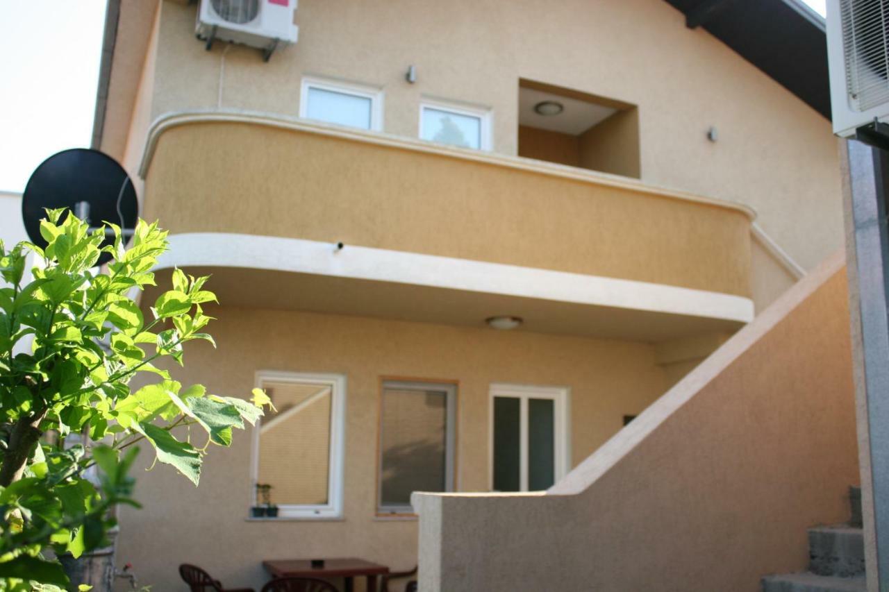 Apartments Emerald Улцинь Экстерьер фото