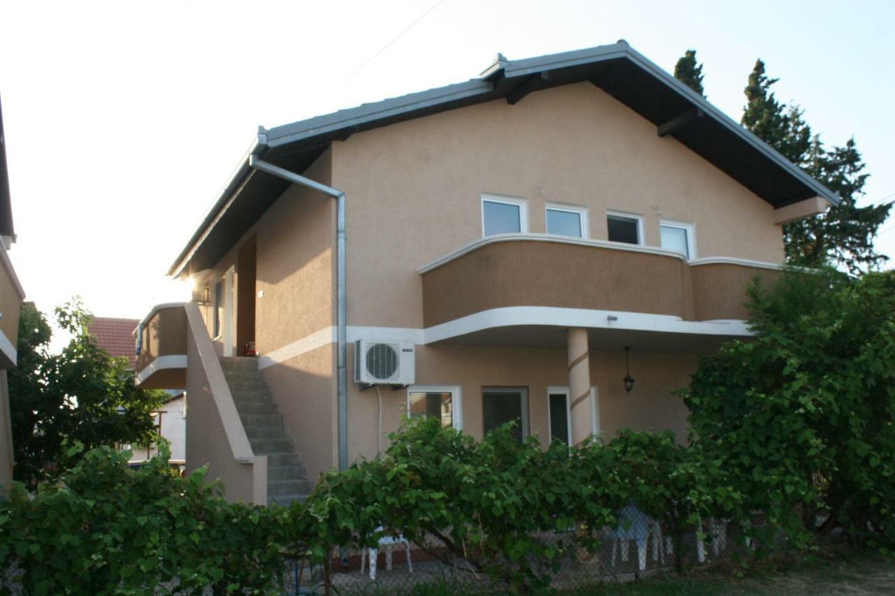 Apartments Emerald Улцинь Экстерьер фото