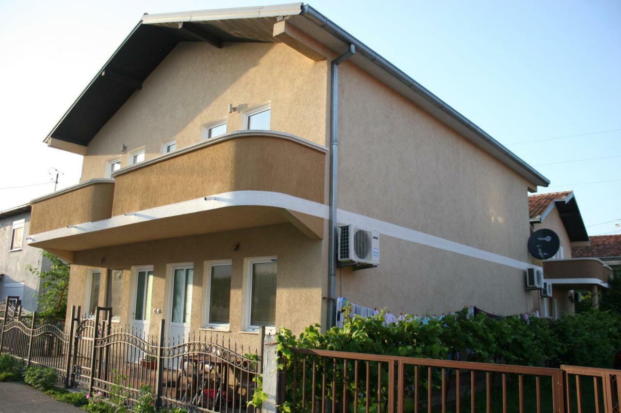 Apartments Emerald Улцинь Экстерьер фото